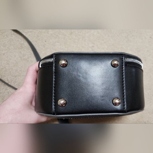 Shane Dawson Pig Crossbody Bag - Picture 6 of 9